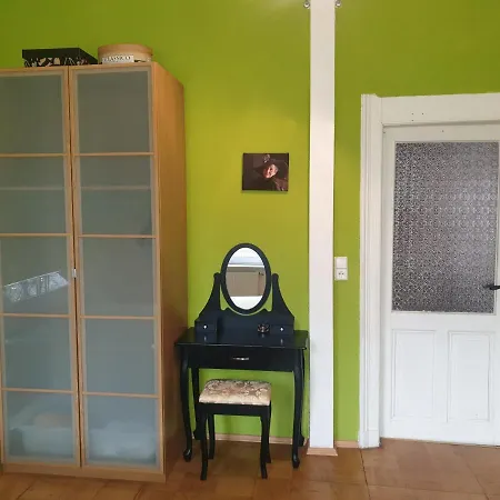 Ferienwohnung In Sudost Fur 6 Personen Apartamento