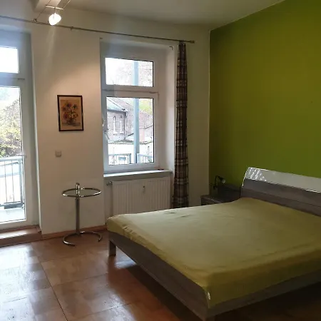 Appartement Ferienwohnung In Sudost Fur 6 Personen Leipzig
